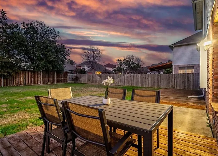 Worth Single-family Gem For Long Fort Worth