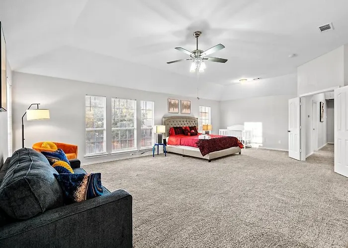 Worth Single-family Gem For Long * Fort Worth