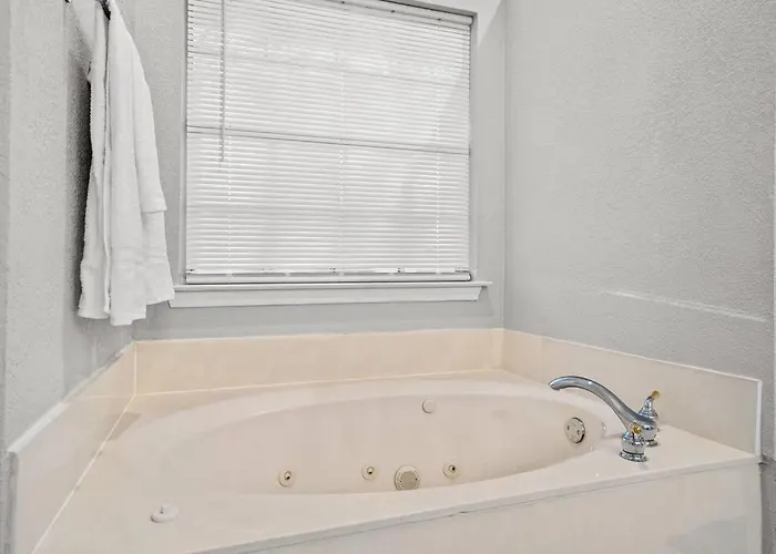 Worth Single-family Gem For Long Fort Worth