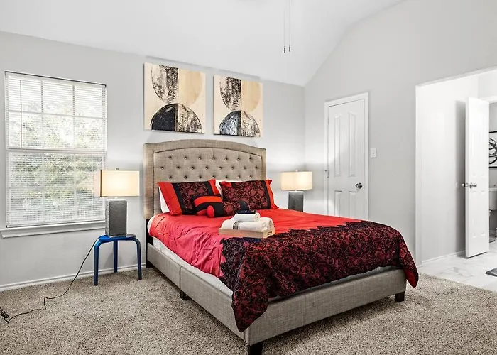 Worth Single-family Gem For Long Ferienhaus